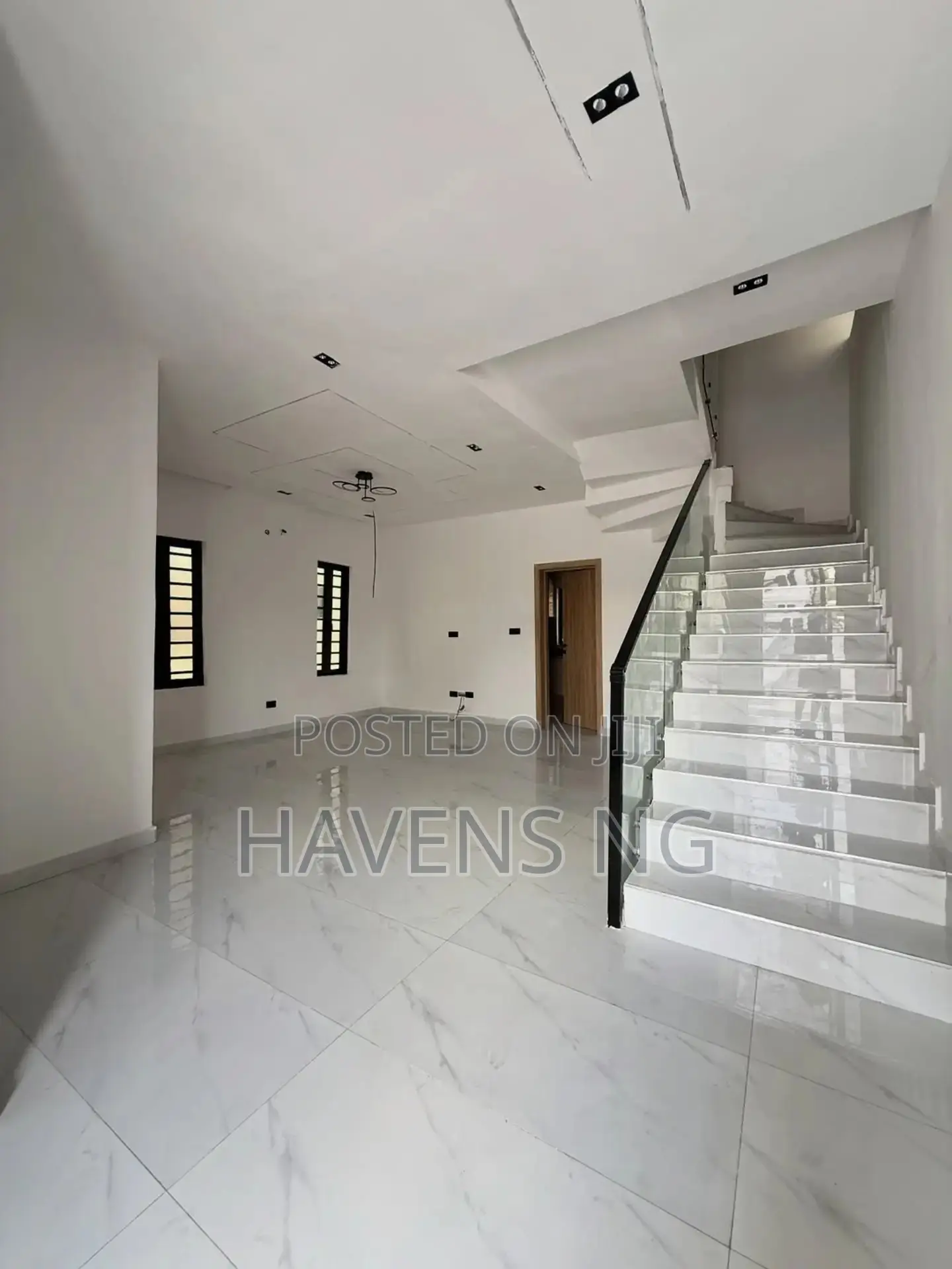 4bdrm Duplex in Lekki Phase 2 for sale