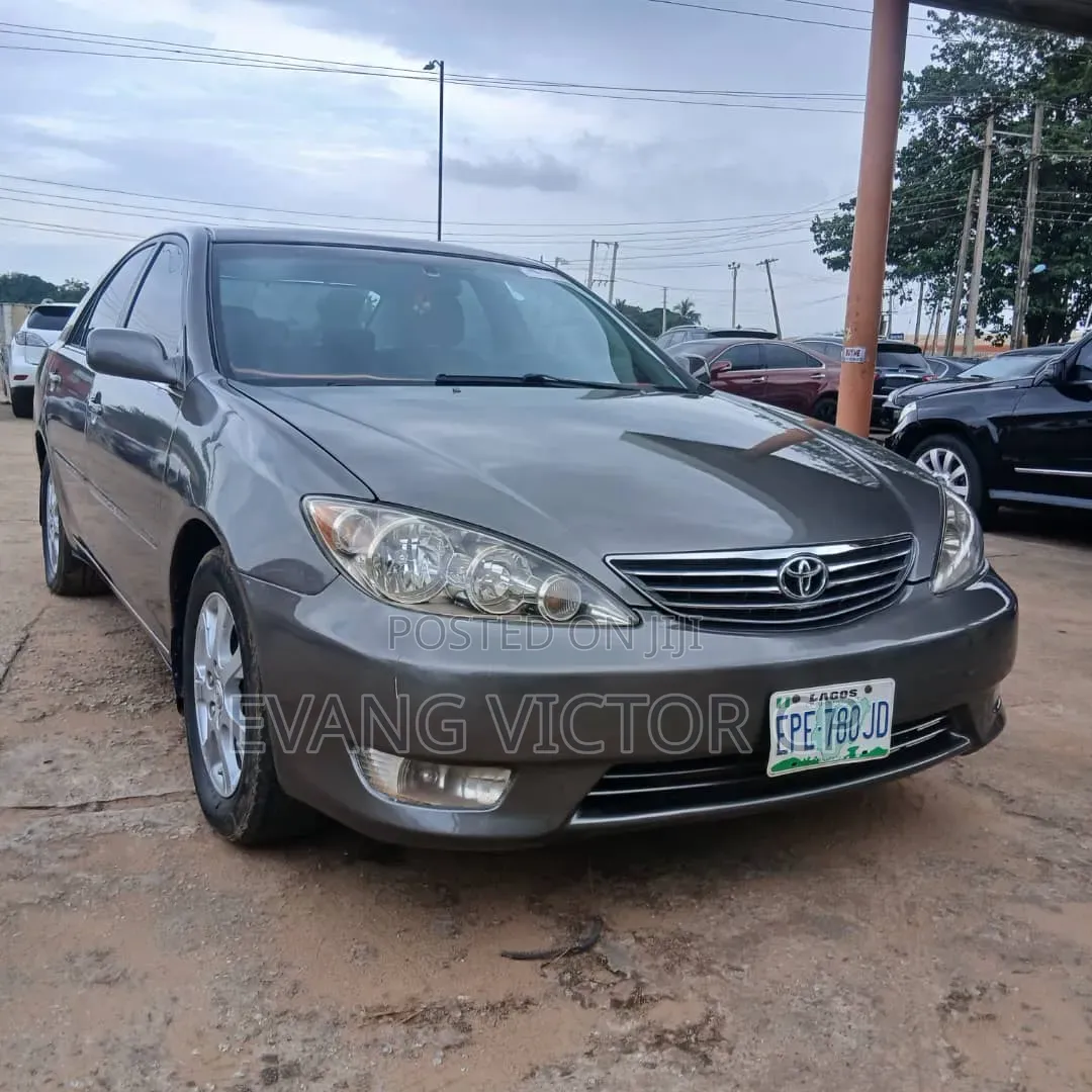 Toyota Camry 2006 Gray