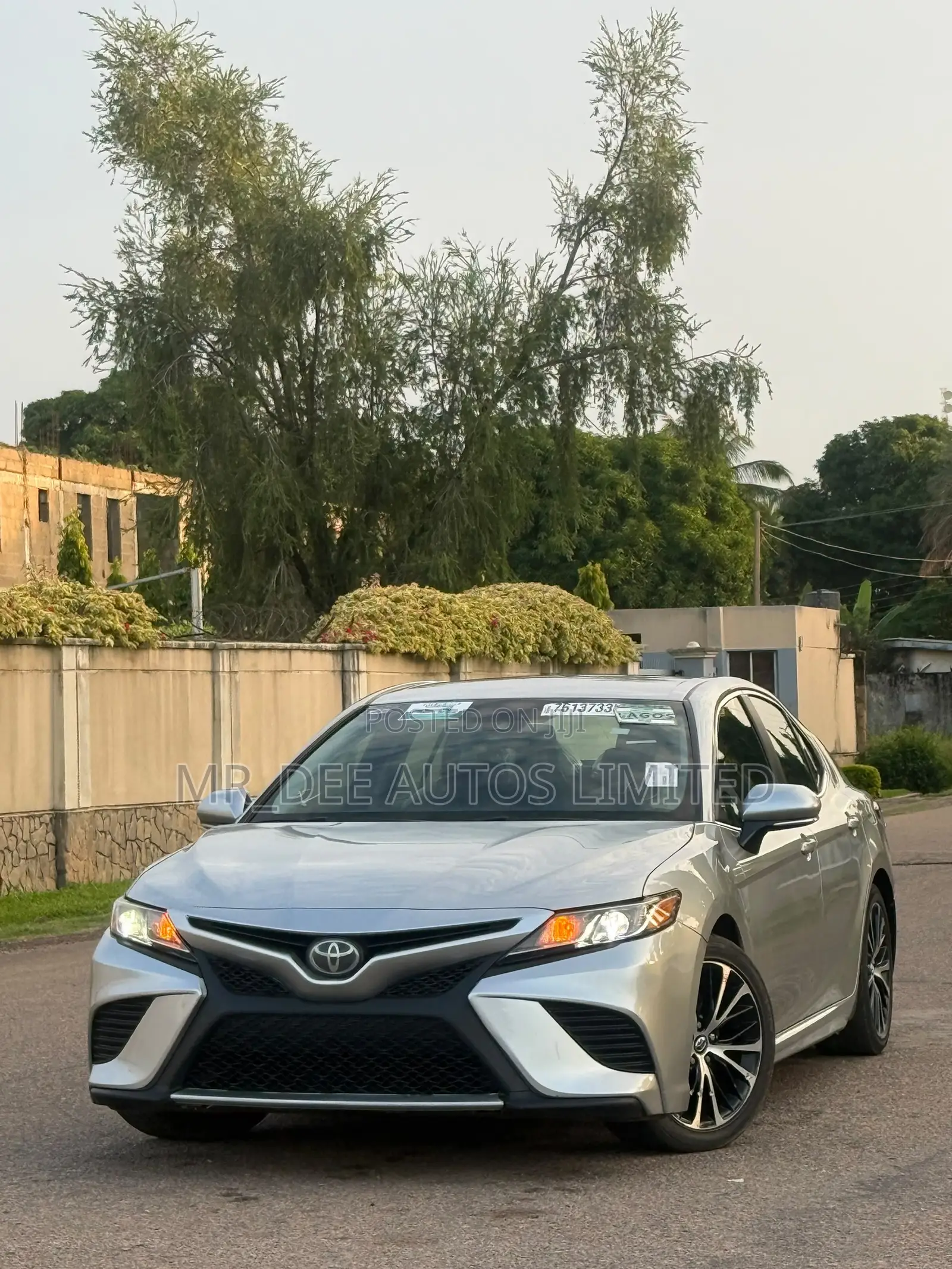 Toyota Camry 2018 Silver