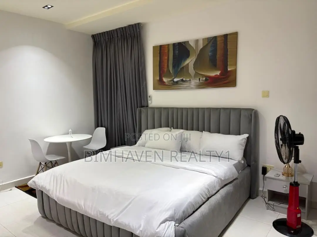 Premium Shortlet in Ikeja – Fast Wi-Fi, Smart TV Constant Power