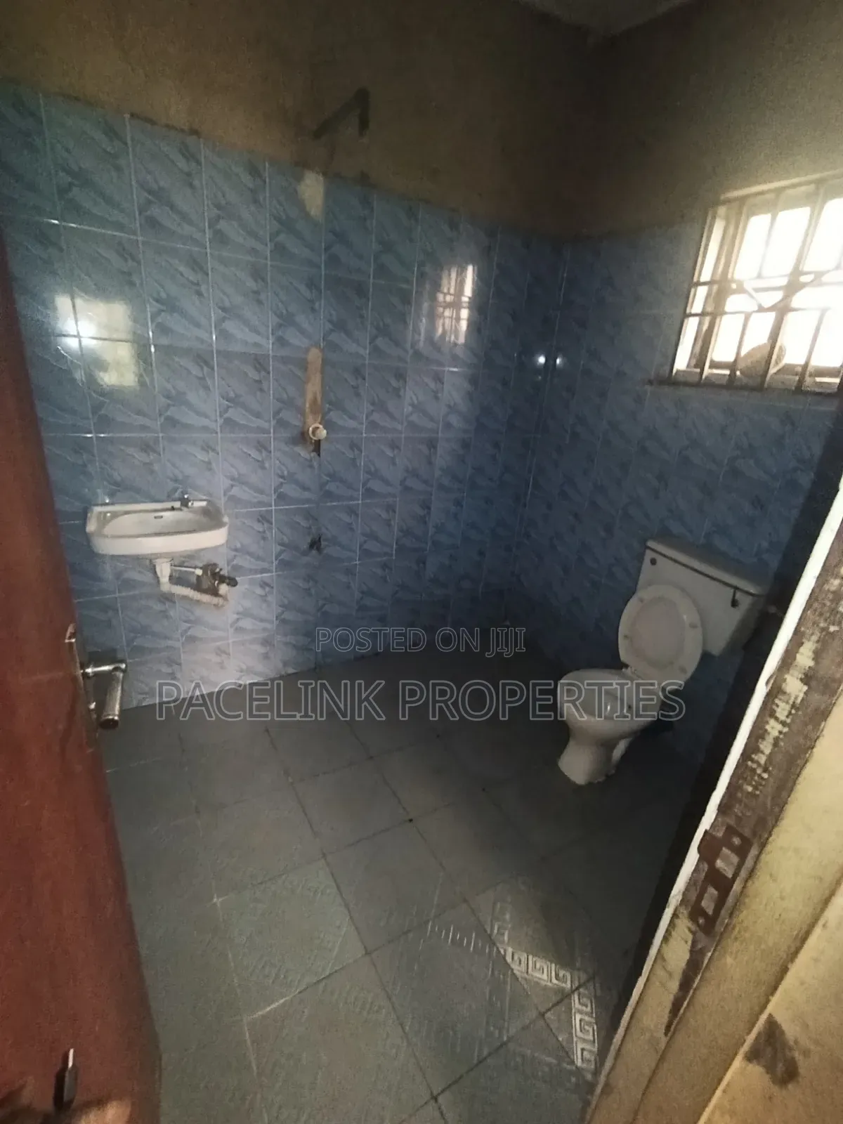 3bdrm Apartment in Ayobo for rent