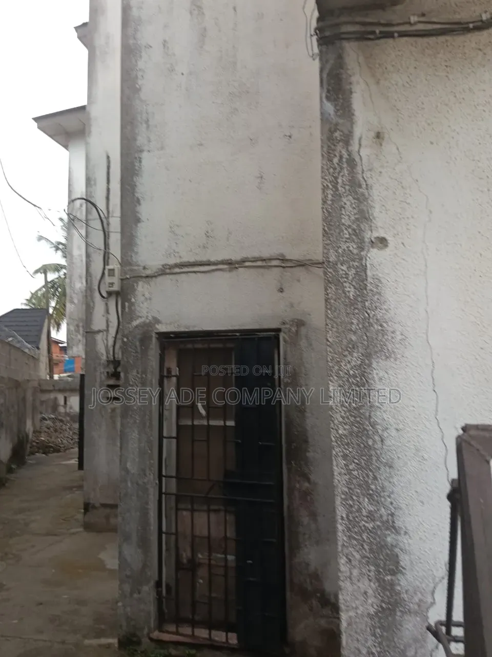 Furnished 3bdrm Block of Flats in Akowonjo for sale