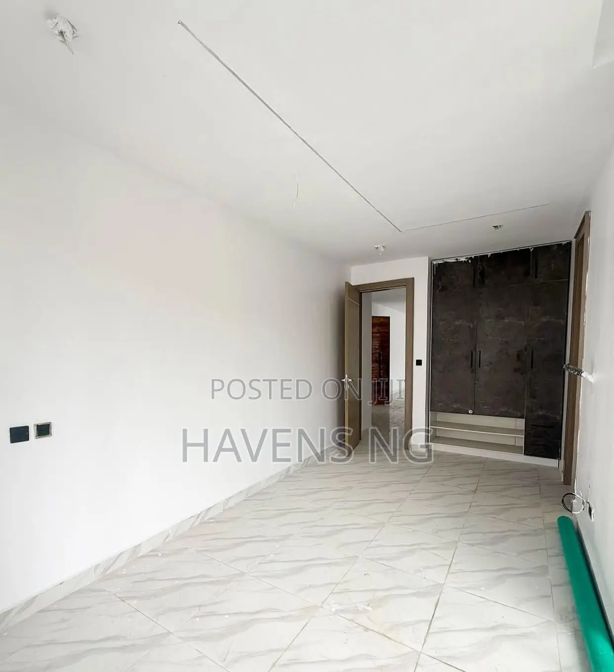 3bdrm Apartment in Lekki Phase 1 for sale