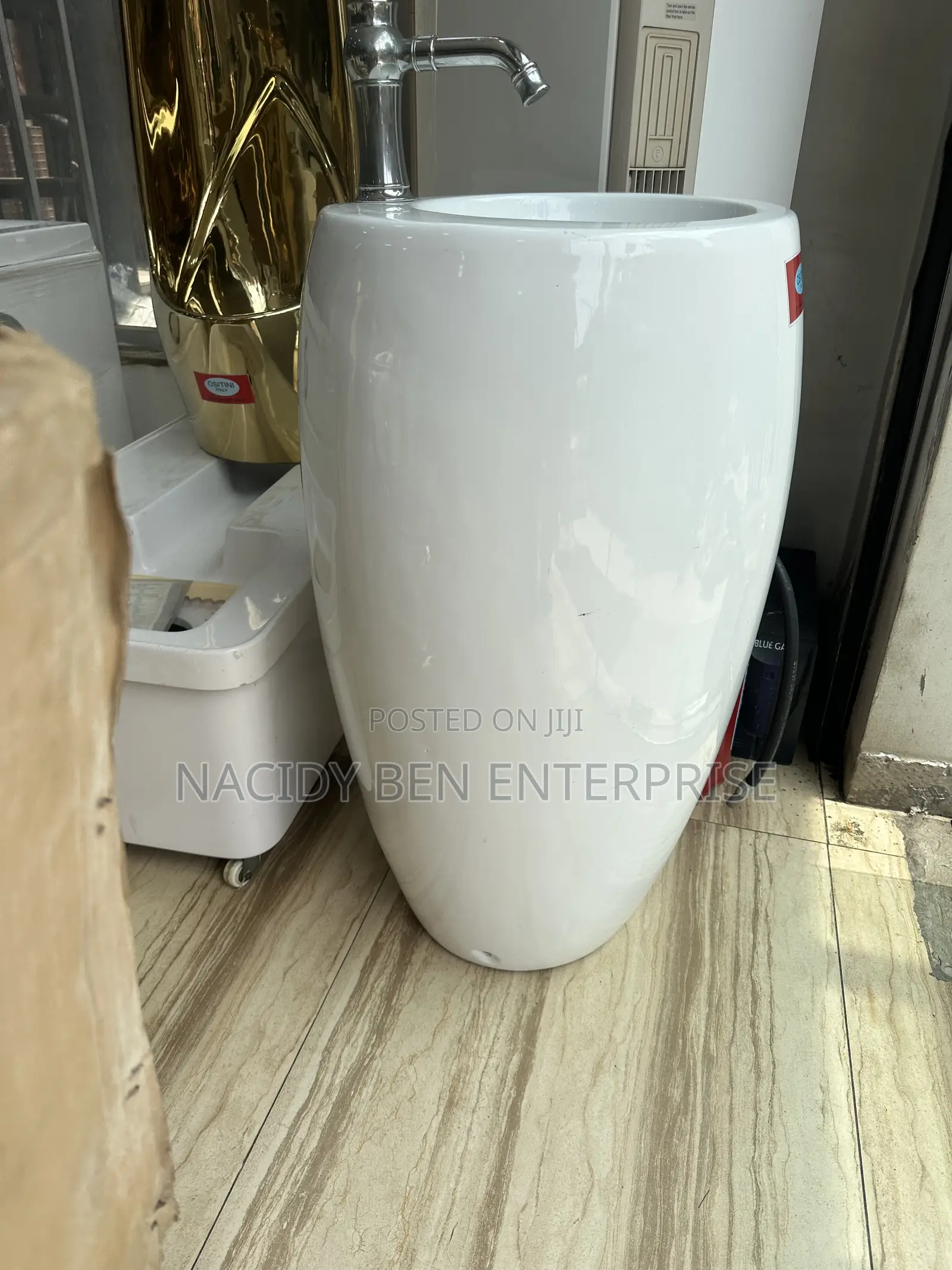Ceramics Standing Wash Hand Basin