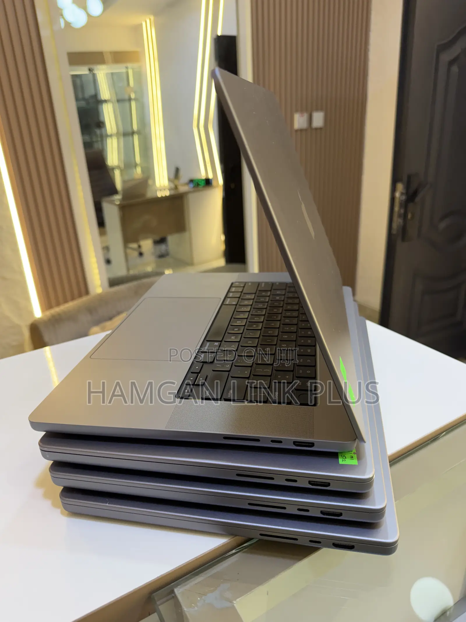 Laptop Apple MacBook Pro 2021 M1 32GB Apple M1 Pro SSD 512GB