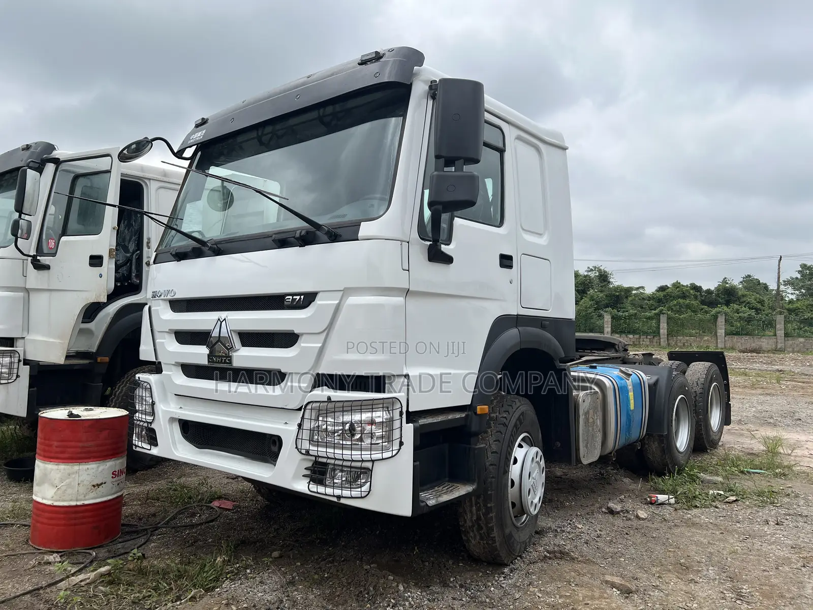 2022 White Howo Tractor Truck 6x4 Available in Sagamu