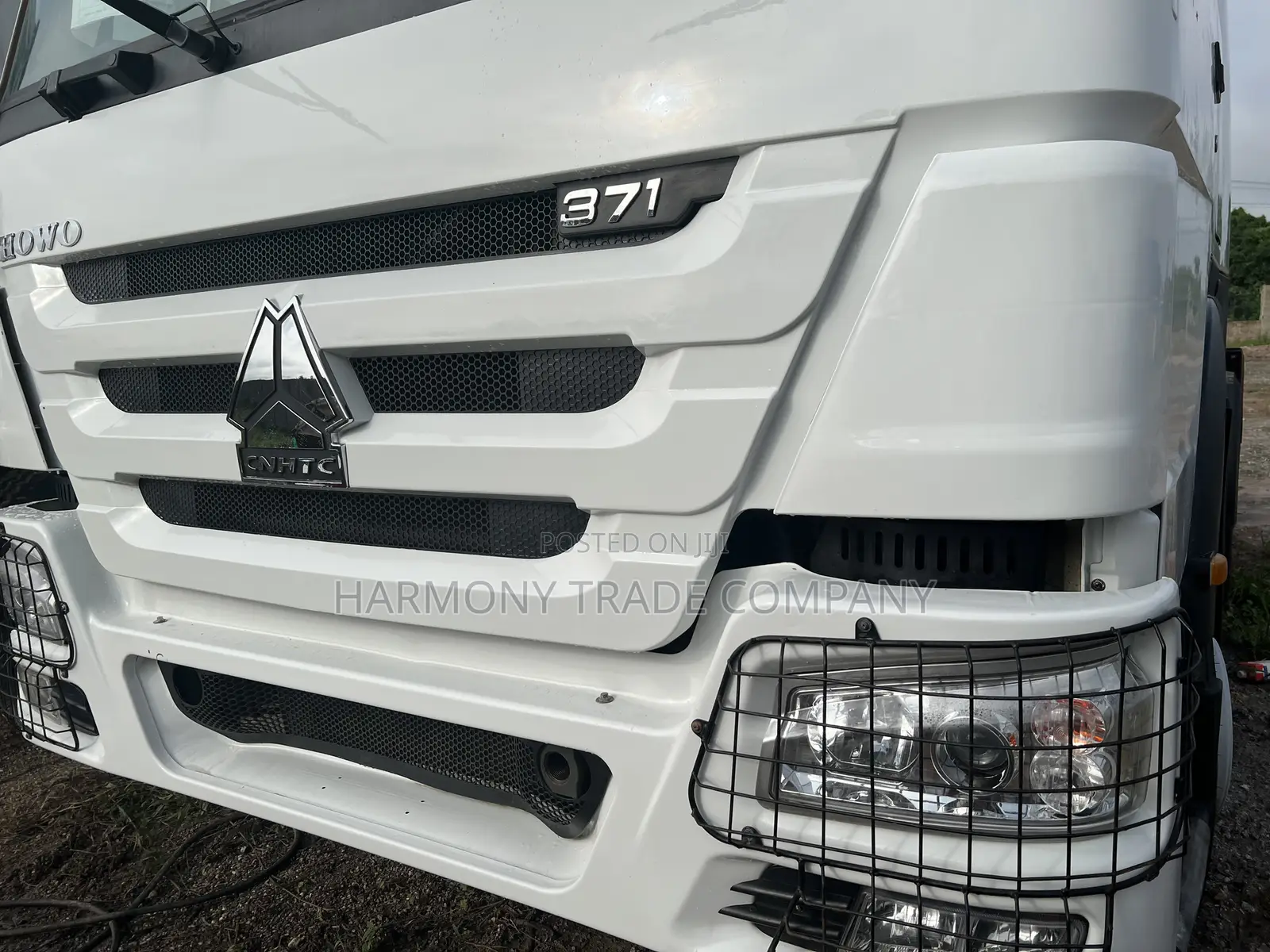 2022 White Howo Tractor Truck 6x4 Available in Sagamu