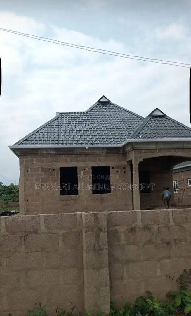 Step Tiles /0.55a/Black,Roofing With Desmart