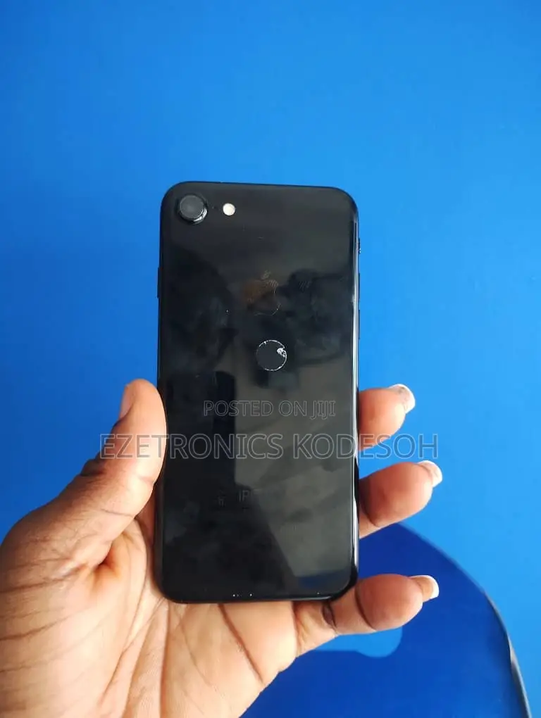 Apple iPhone 7 32 GB Black