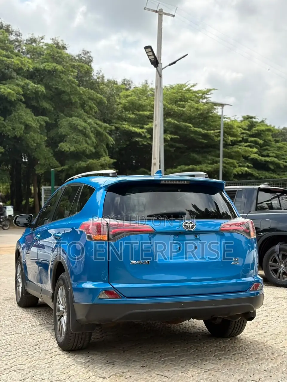 Toyota RAV4 2017 Blue