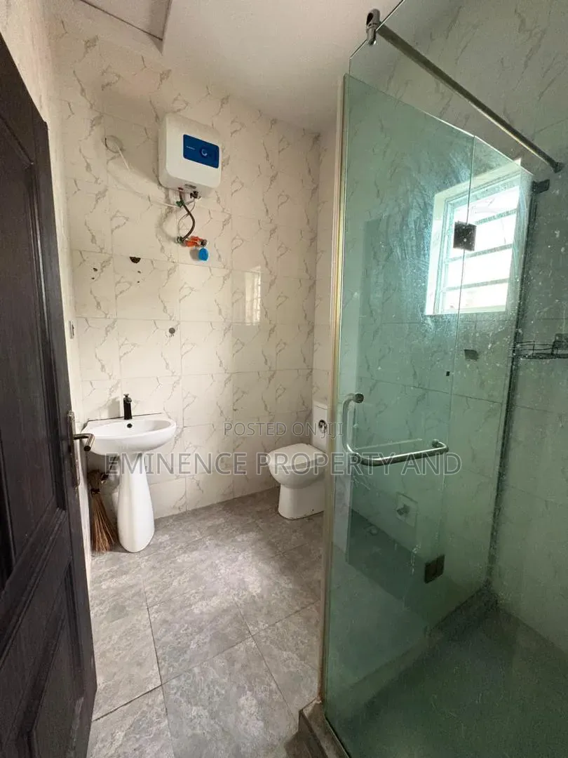 4bdrm Duplex in Thomas Estate for rent