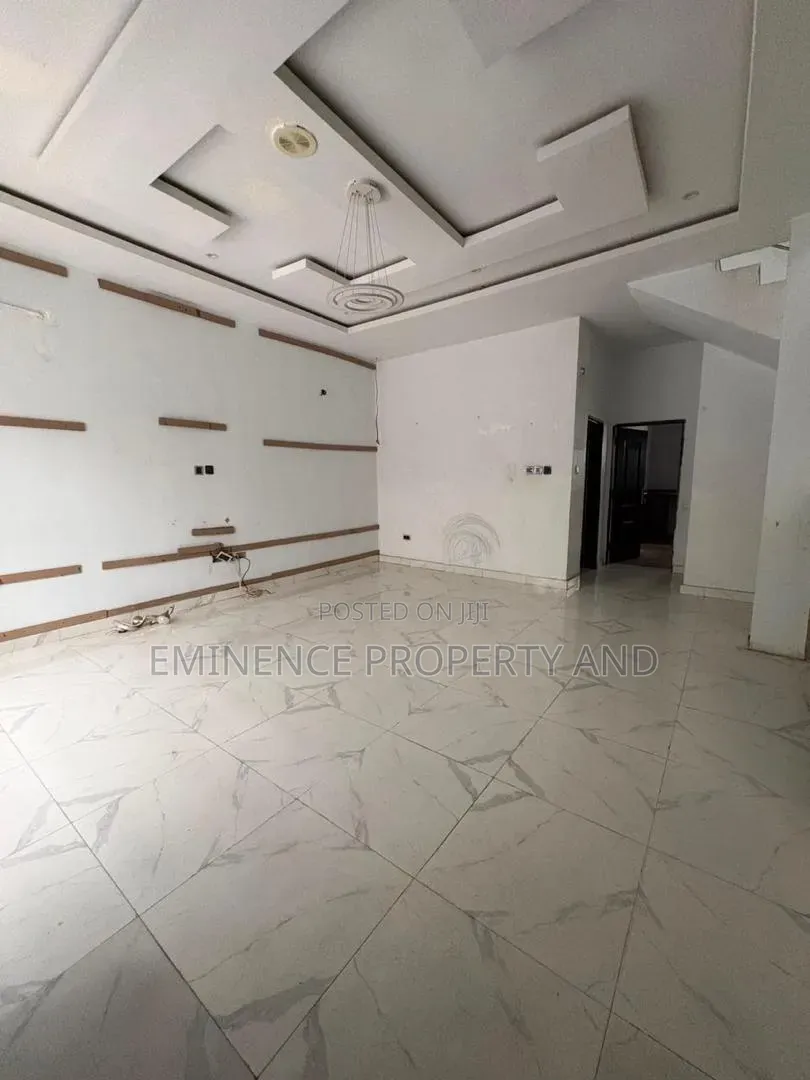 4bdrm Duplex in Thomas Estate for rent