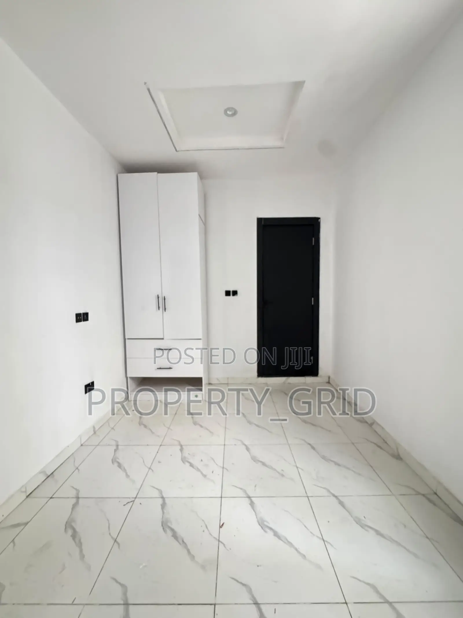 4bdrm Duplex in Ikota for sale