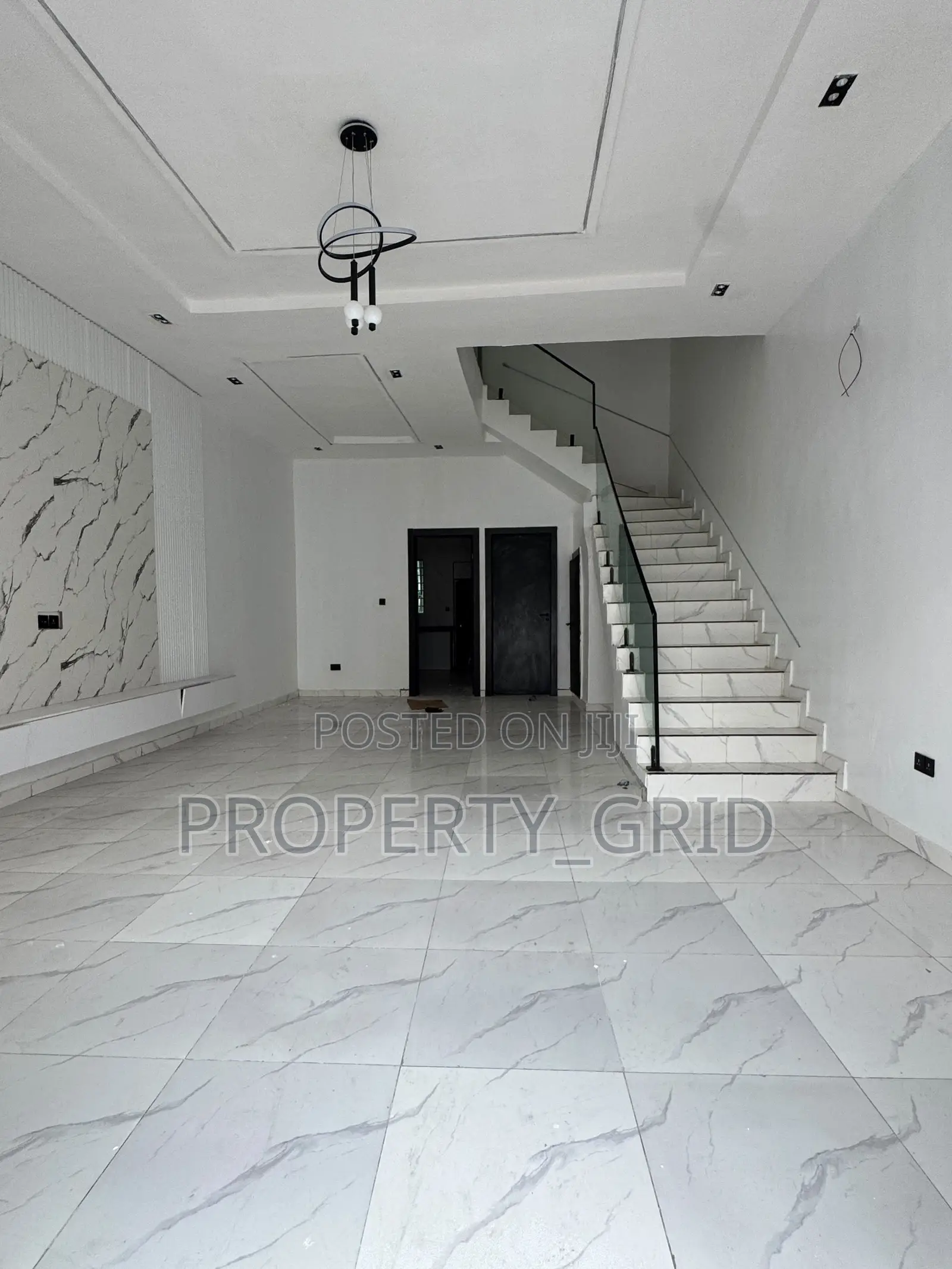 4bdrm Duplex in Ikota for sale