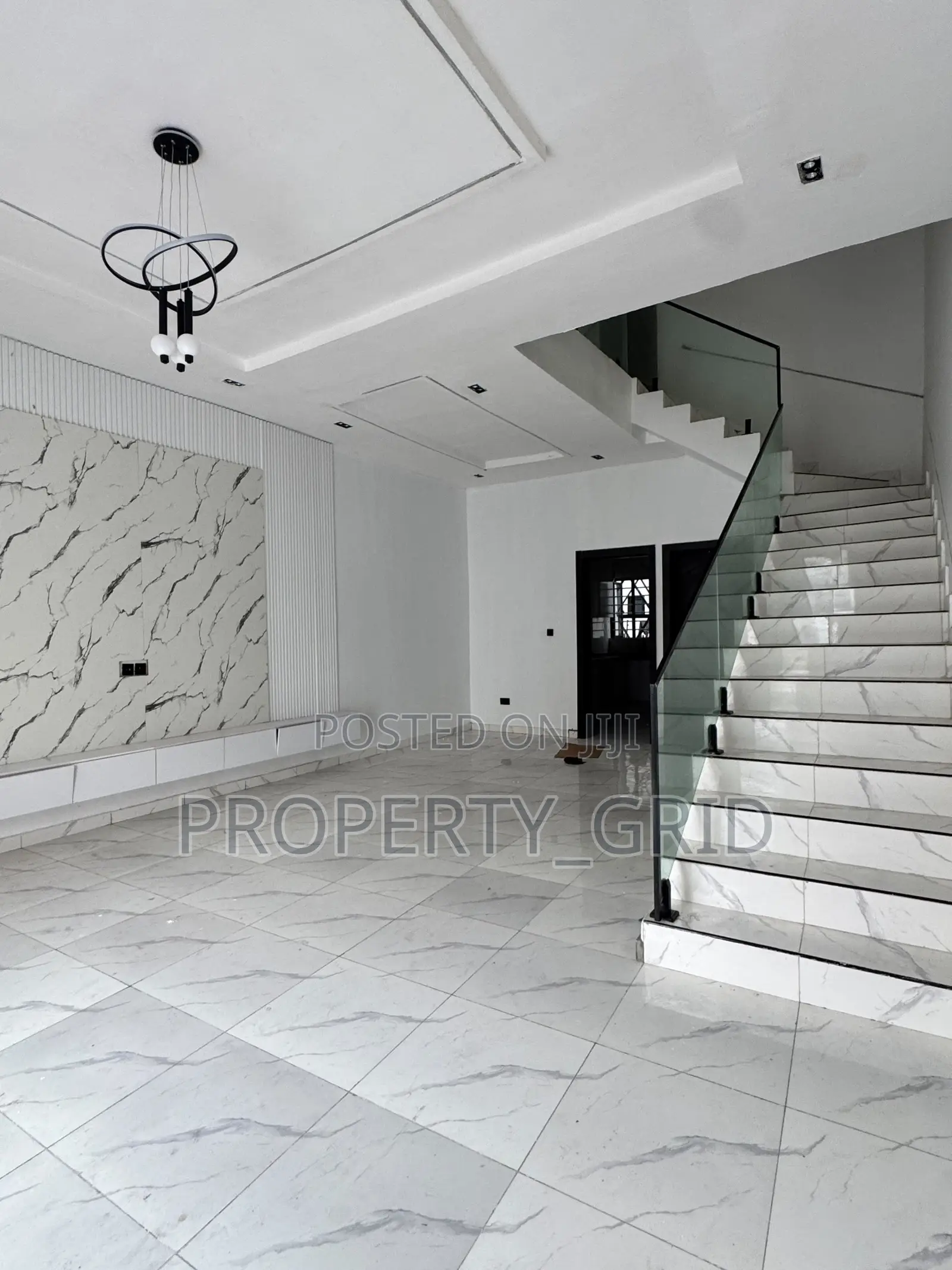 4bdrm Duplex in Ikota for sale