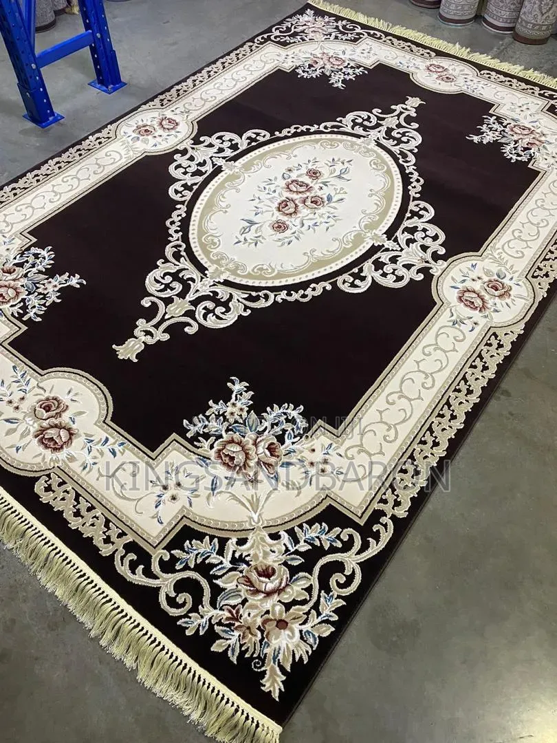 5x7fts Wine and Cream Quality Arabian Center Rug