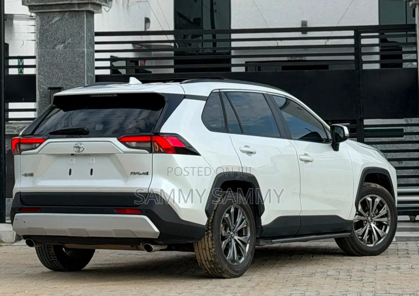 Toyota RAV4 2024 White