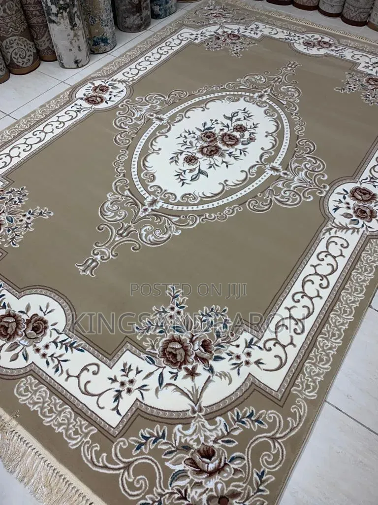 5x7fts Wine and Cream Quality Arabian Center Rug