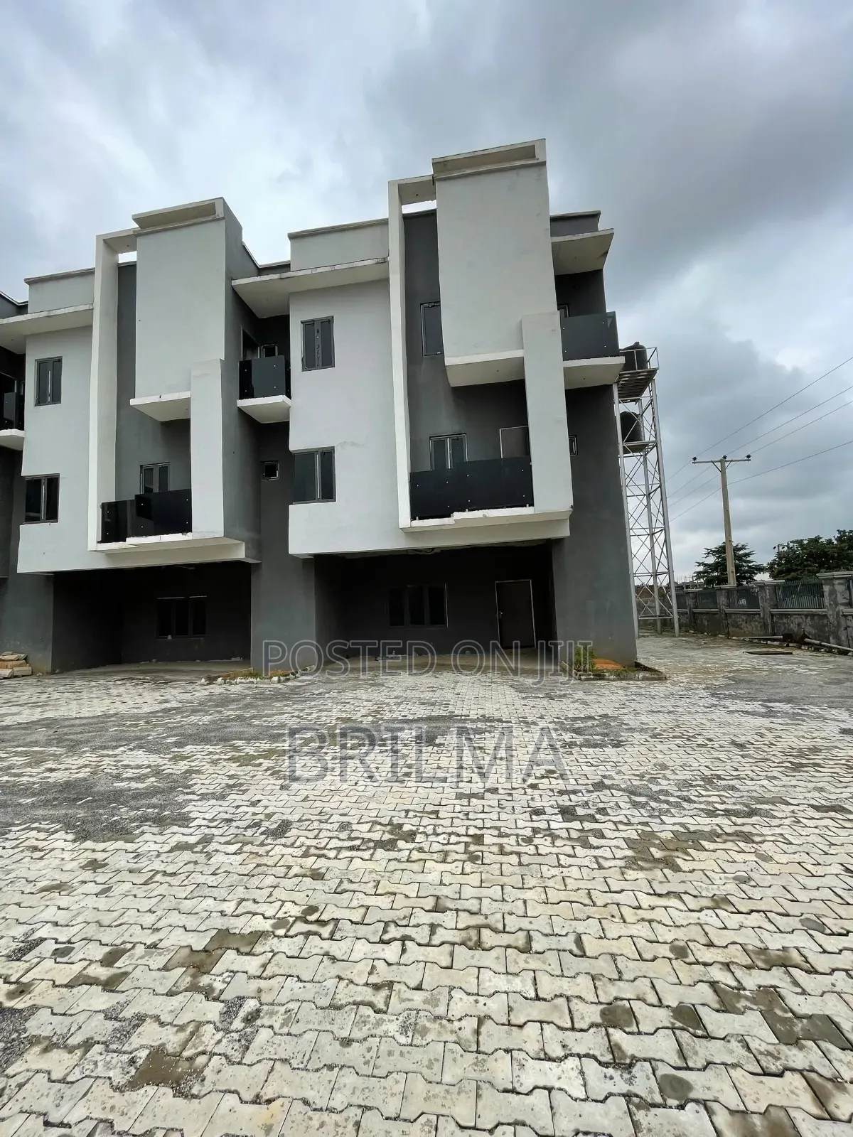4bdrm Duplex in Jahi for sale