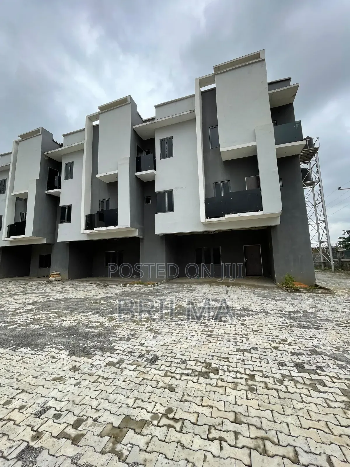 4bdrm Duplex in Jahi for sale