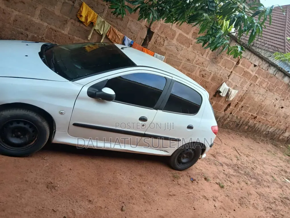 Peugeot 206 2002 White