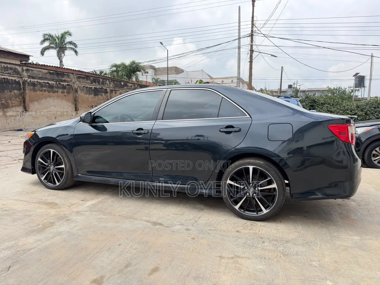 Toyota Camry SE V6 4dr Sedan (3.5L 6cyl 6A) 2012 Blue