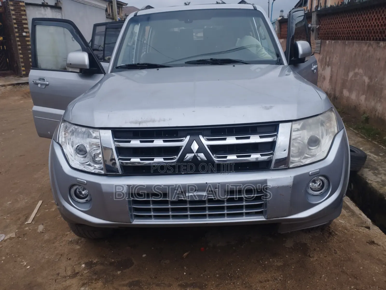 Mitsubishi Pajero 2014 Silver