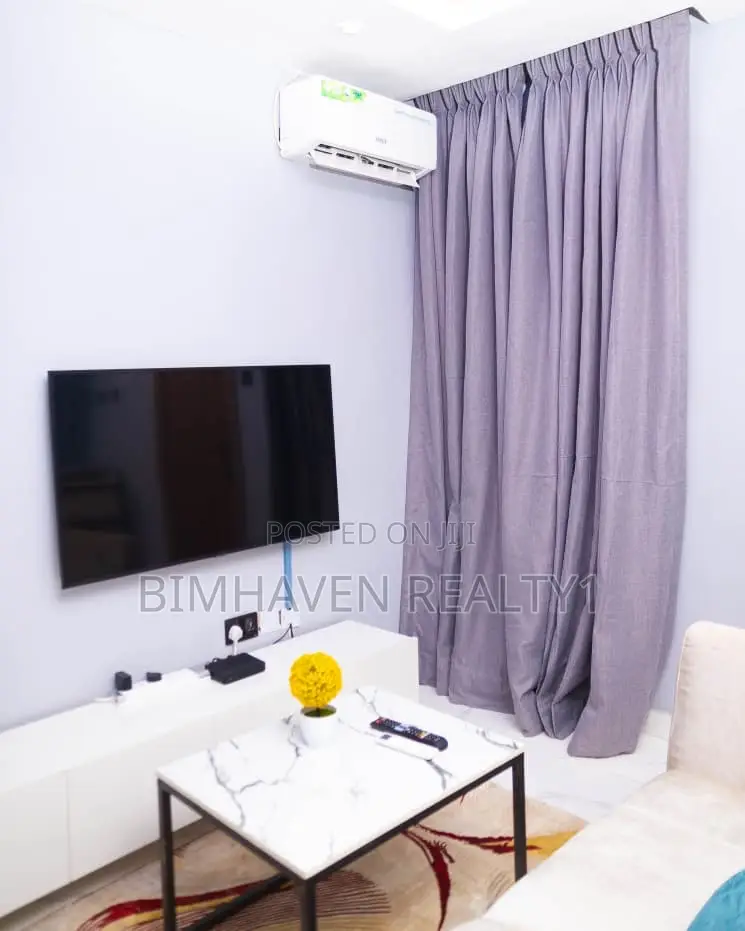 Modern 1 Bedroom Shortlet Apartment in Surulere | WiFi
