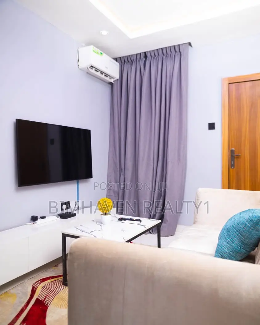 Modern 1 Bedroom Shortlet Apartment in Surulere | WiFi