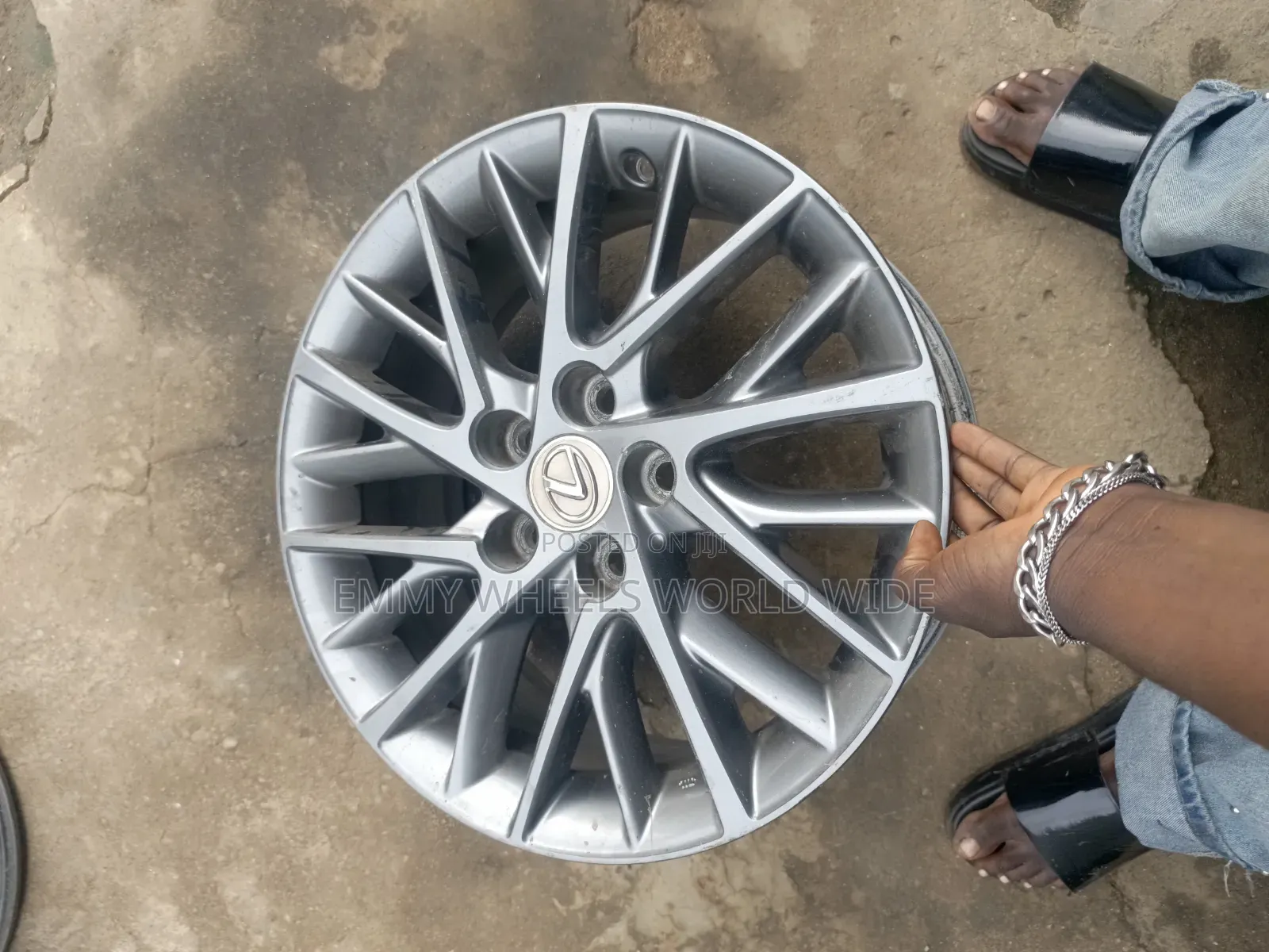 17 Inch Charcoal Painted Alloyrim Designed for 2016-2018 Lexus ES350