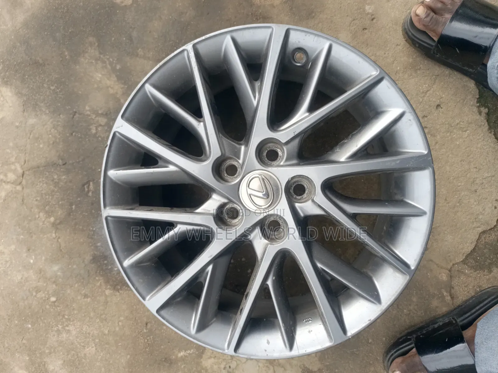 17 Inch Charcoal Painted Alloyrim Designed for 2016-2018 Lexus ES350