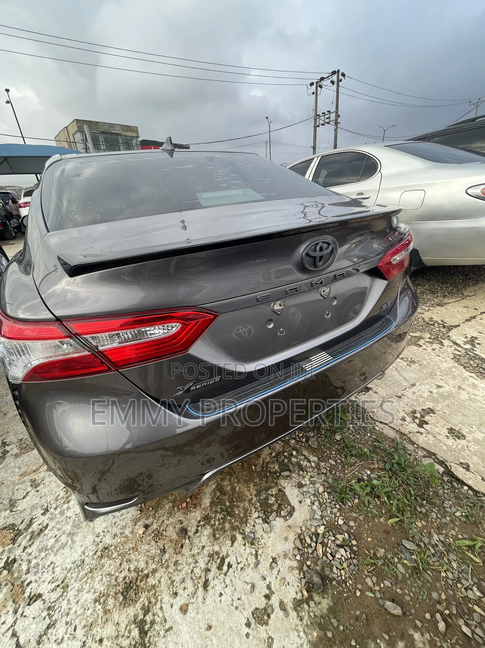 Toyota Camry SE FWD 2020 Gray