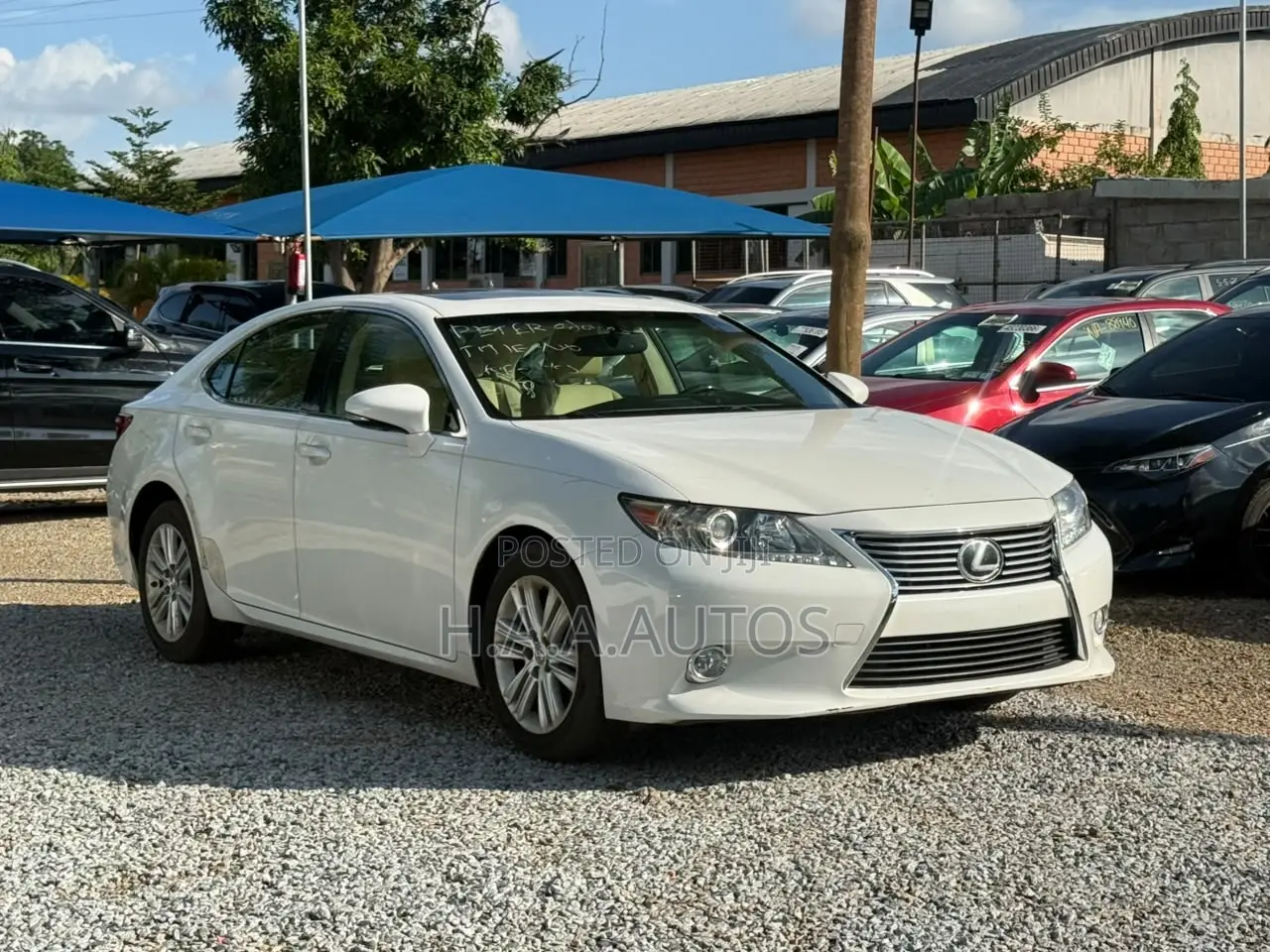 Lexus ES 350 FWD 2013 White