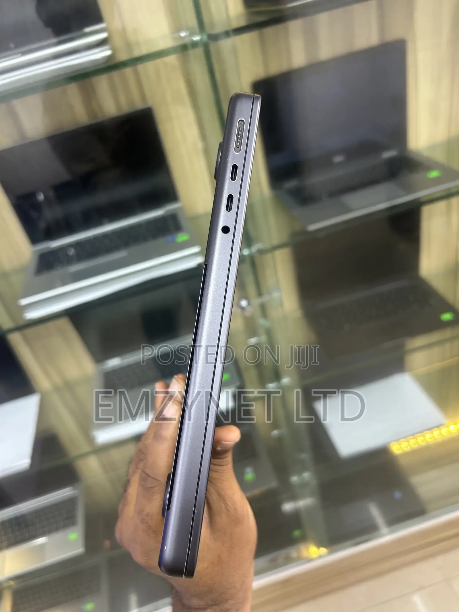 Laptop Apple MacBook Pro 2023 M3 Pro 18GB Apple M3 Pro SSD 512GB