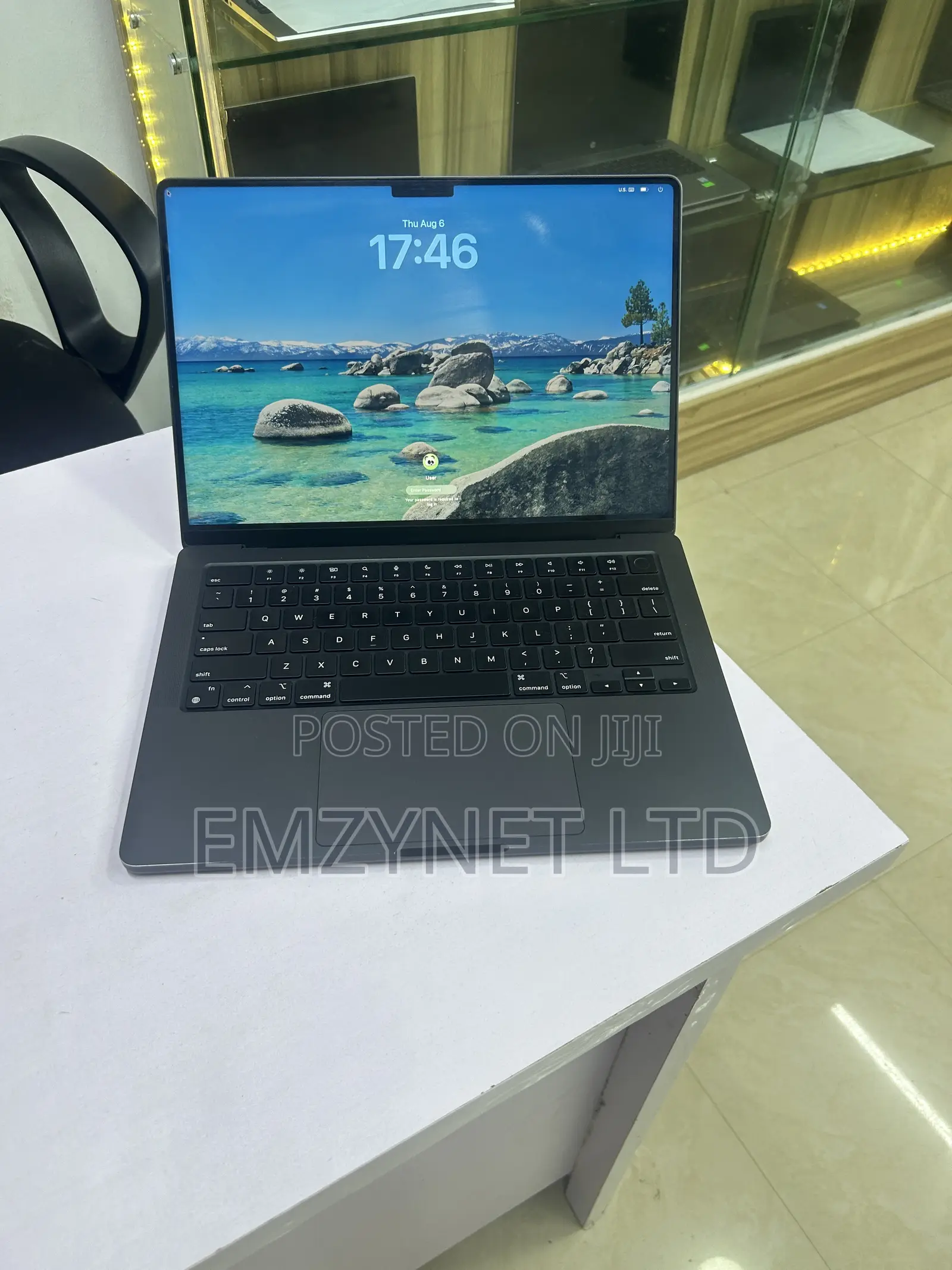 Laptop Apple MacBook Pro 2023 M3 Pro 18GB Apple M3 Pro SSD 512GB