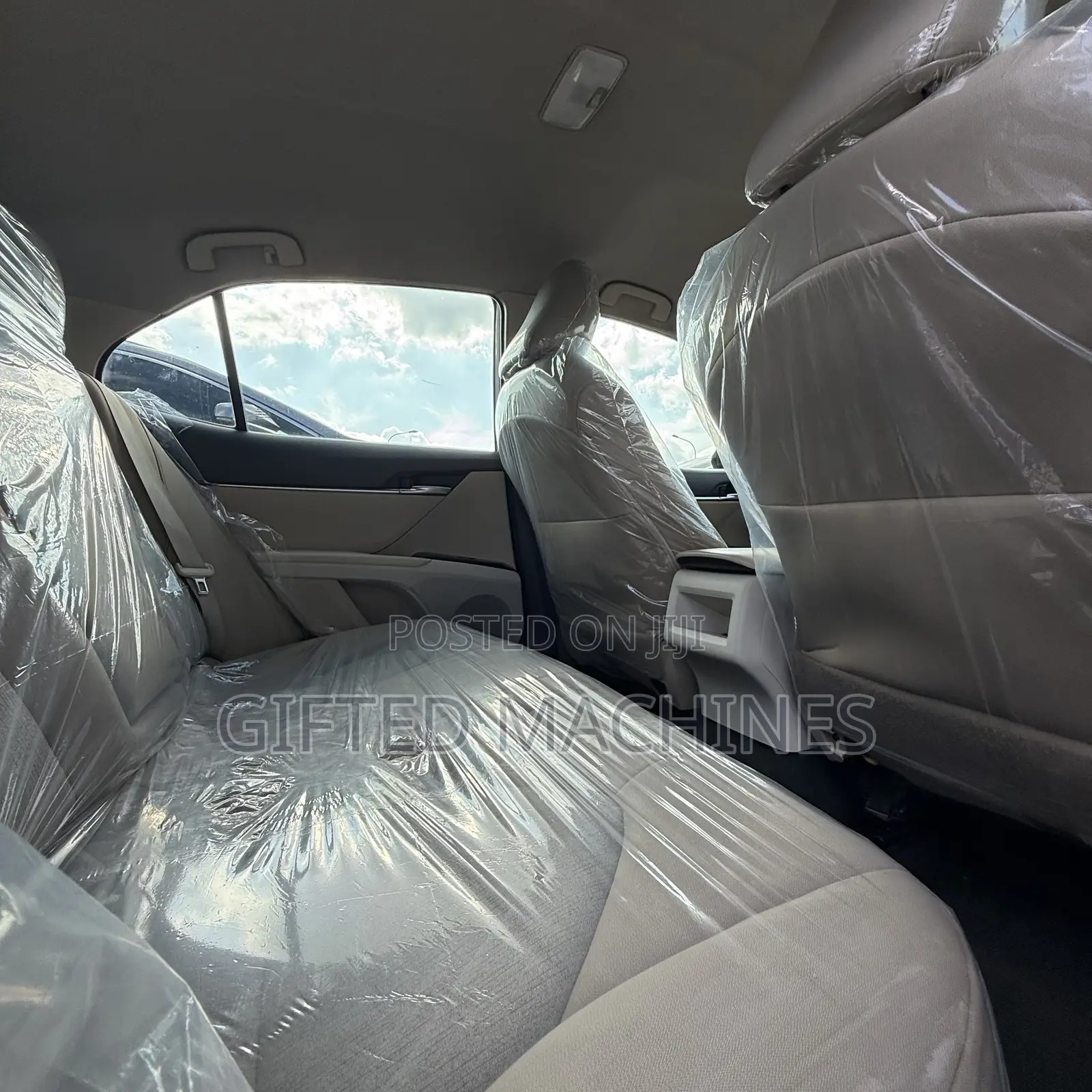Toyota Camry 2019 White