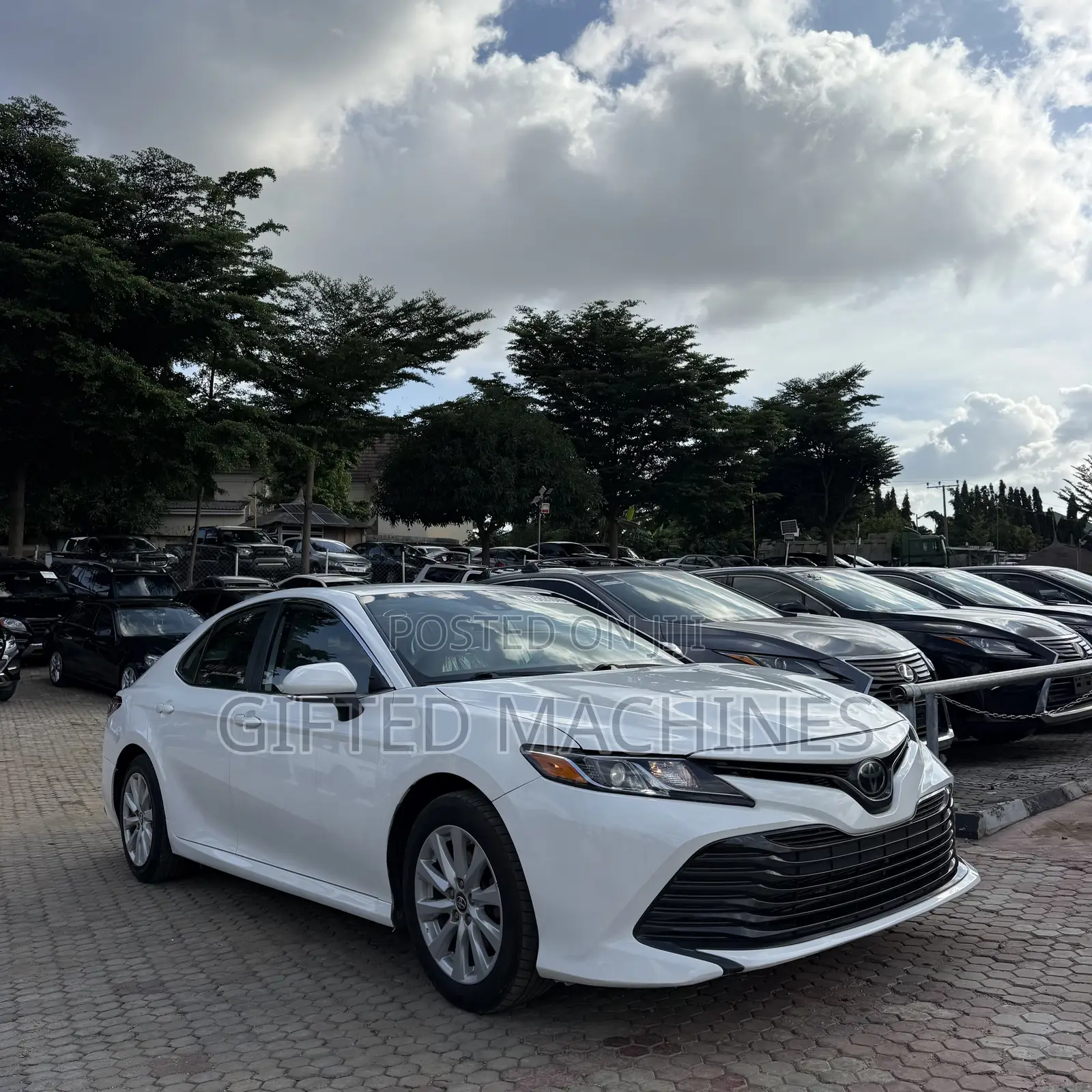 Toyota Camry 2019 White