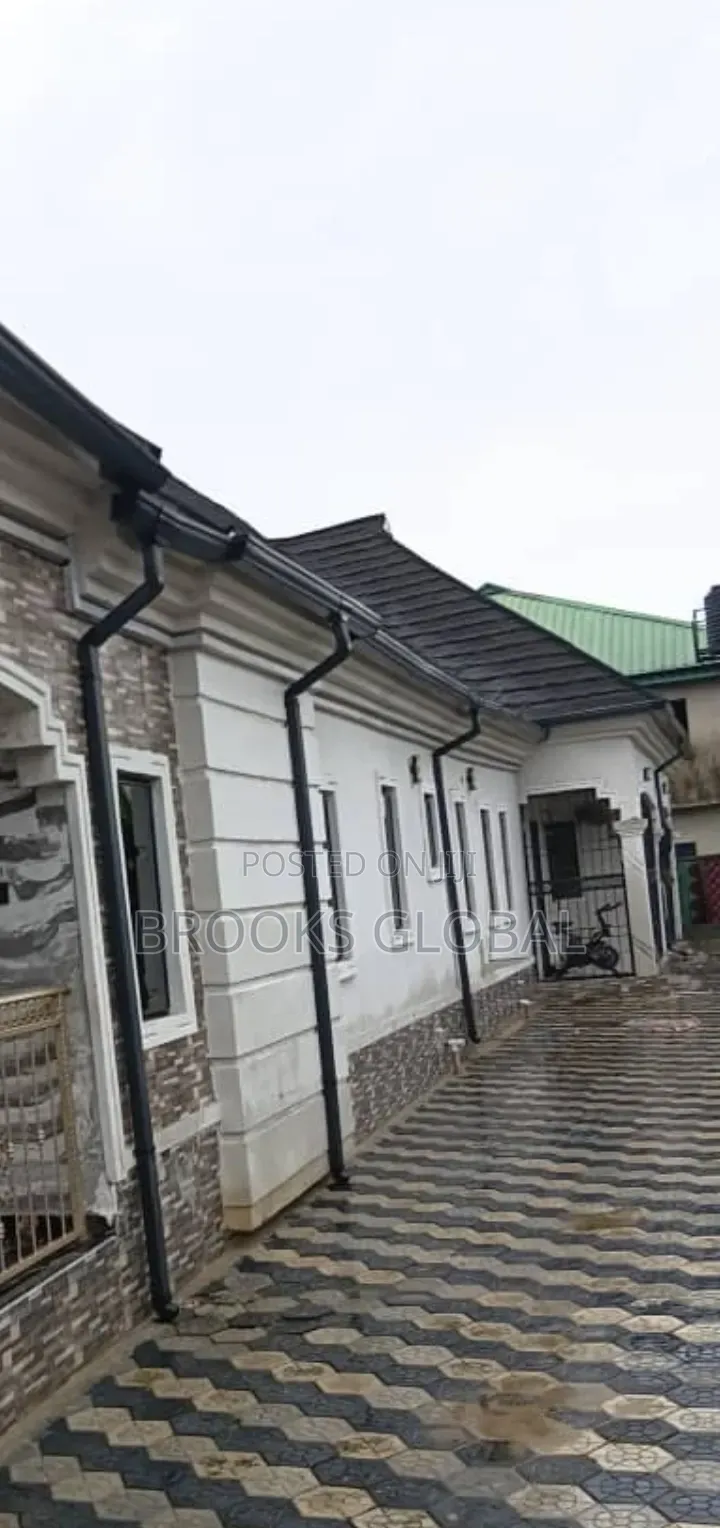 3bdrm Bungalow in Warri for sale
