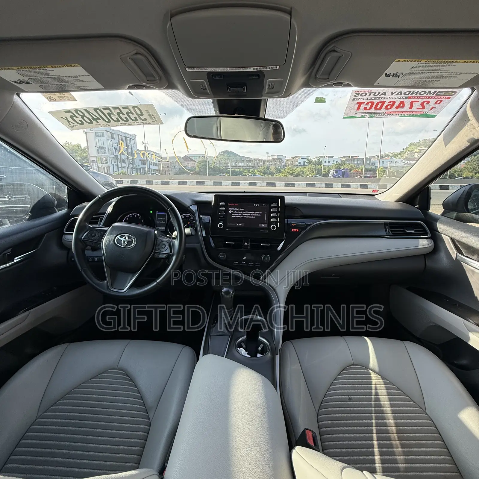 Toyota Camry SE 2021 Blue