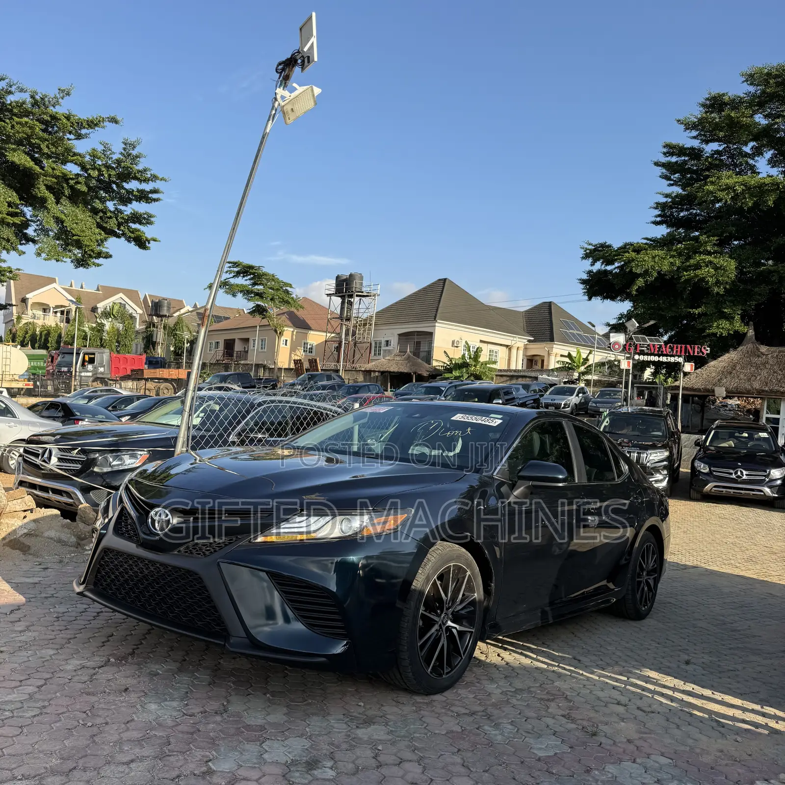 Toyota Camry SE 2021 Blue