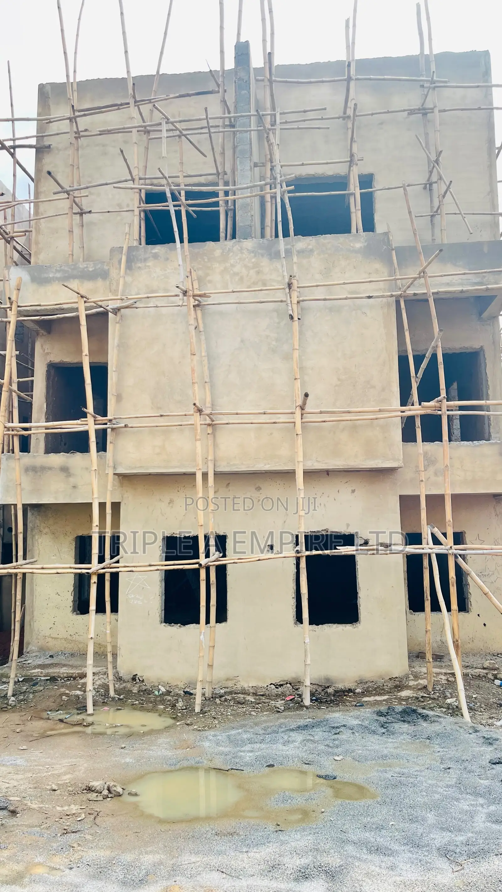 5bdrm Townhouse/Terrace in Life Camp for sale