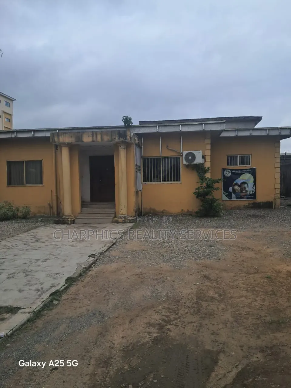 3 Bedrooms Bungalow for Rent at Ikeja GRA