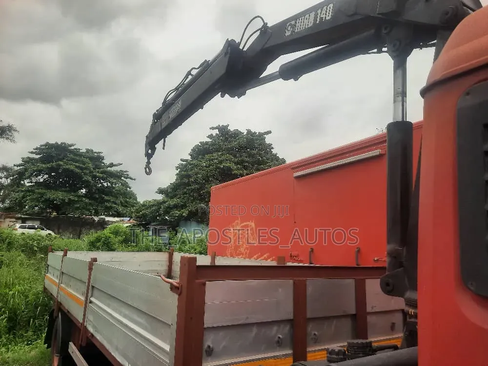 Mercedes Benz Hiab 1317 Truck 5 Tons