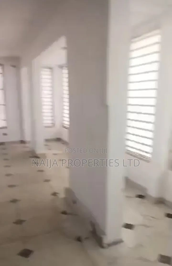 Shop/Office Space Up and Down Directly on the Express Way at Sangotedo