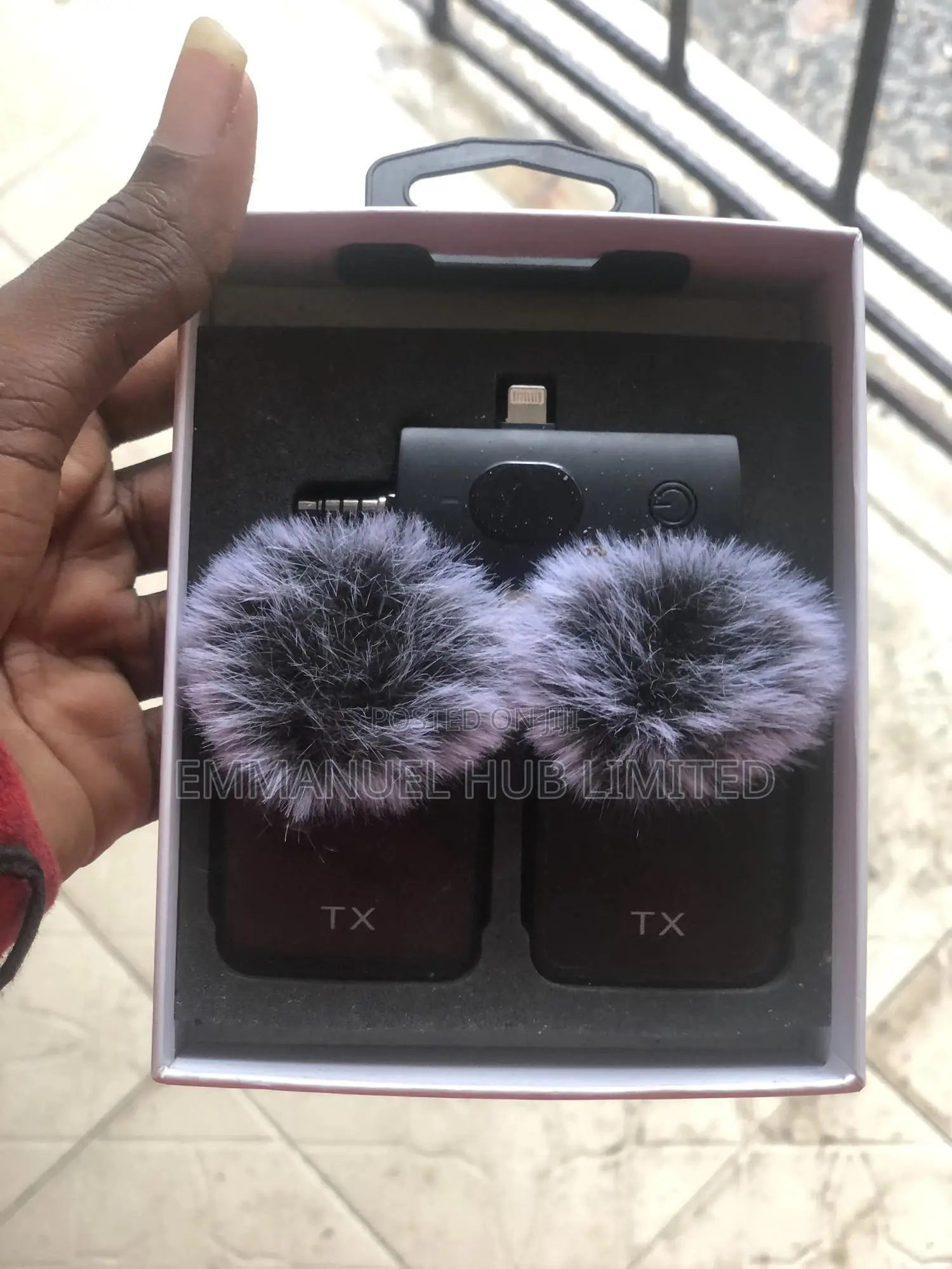 F11-2 Wireless Microphone