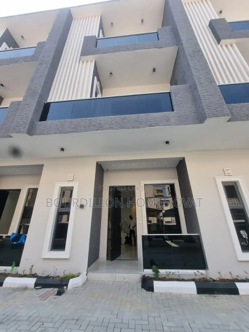4bdrm Duplex in Oniru Victoria for sale