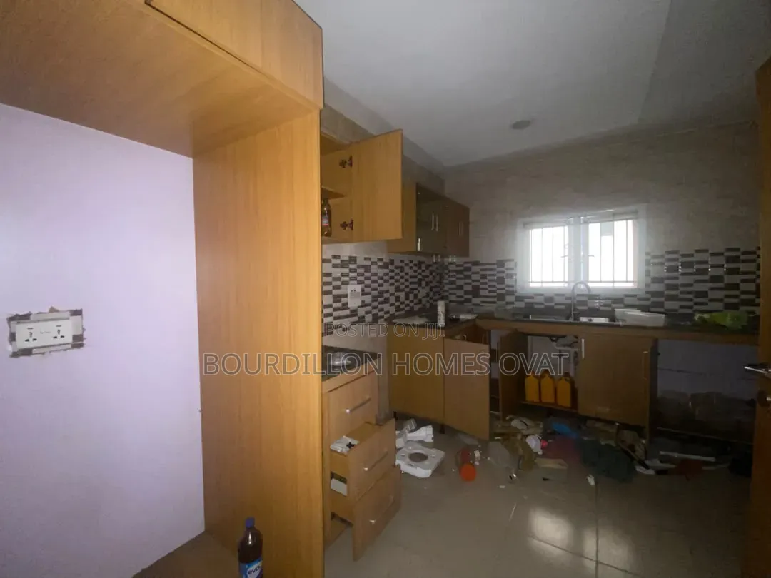 3bdrm Apartment in Chevron Lekki Lagos for rent