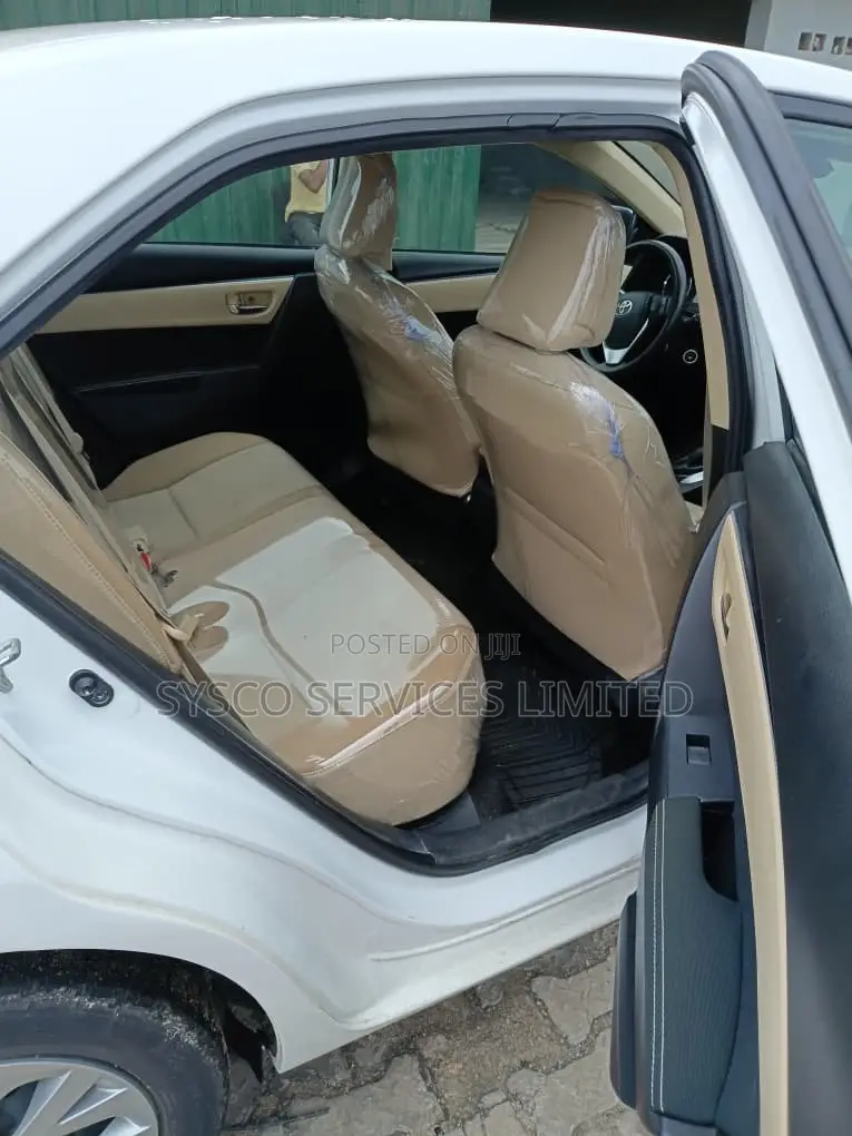 Toyota Corolla 2018 White