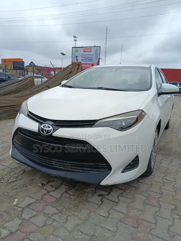 Toyota Corolla 2018 White