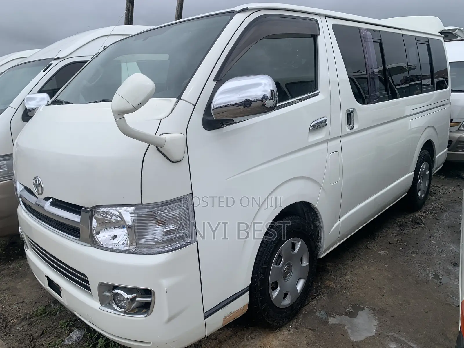 Toyota HiAce 2015 White